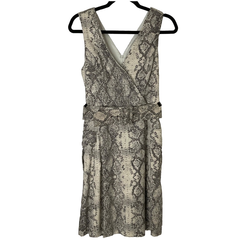 Julia Jordan Snake Print Belted Back Zip Wrap Dress in Ivory & Gray; Size 4